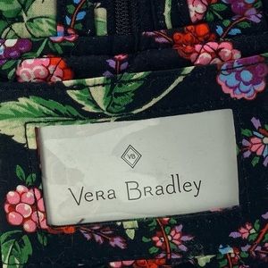 VERA BRADLEY  WINTER BERRY insulated lunch bag.